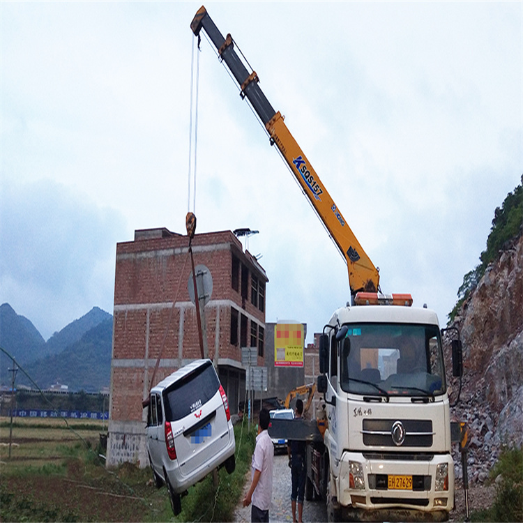 天水道路交通事故救援吊装案例